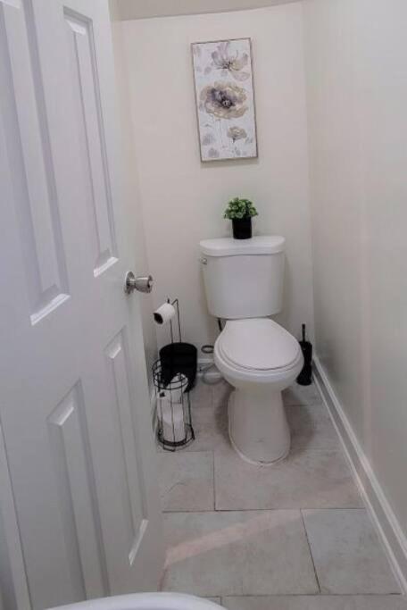 Great 2 Bedroom Condo,Free Parking,Easy Commute. Ірвінґтон Екстер'єр фото